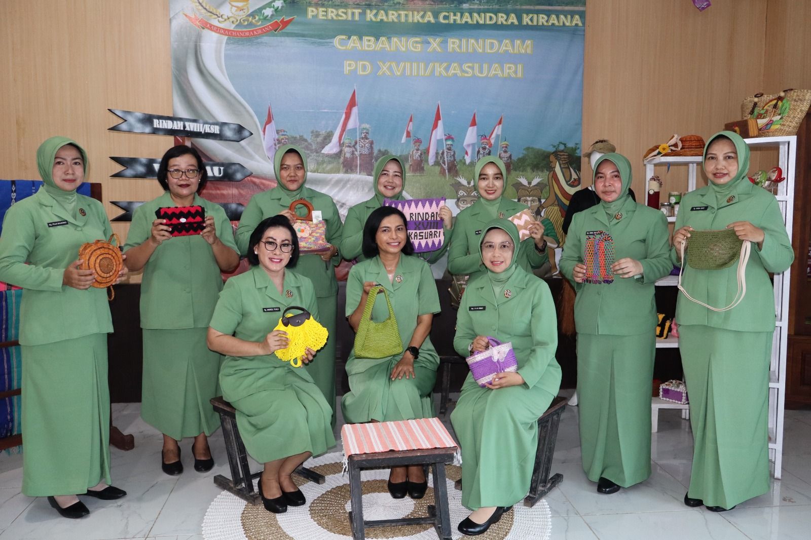 SILATURRAHMI KETUA PERSIT KCK DAERAH XVIII/KASUARI  DENGAN PENGURUS PERSIT KCK CABANG X RINDAM PD XVIII/KASUARI