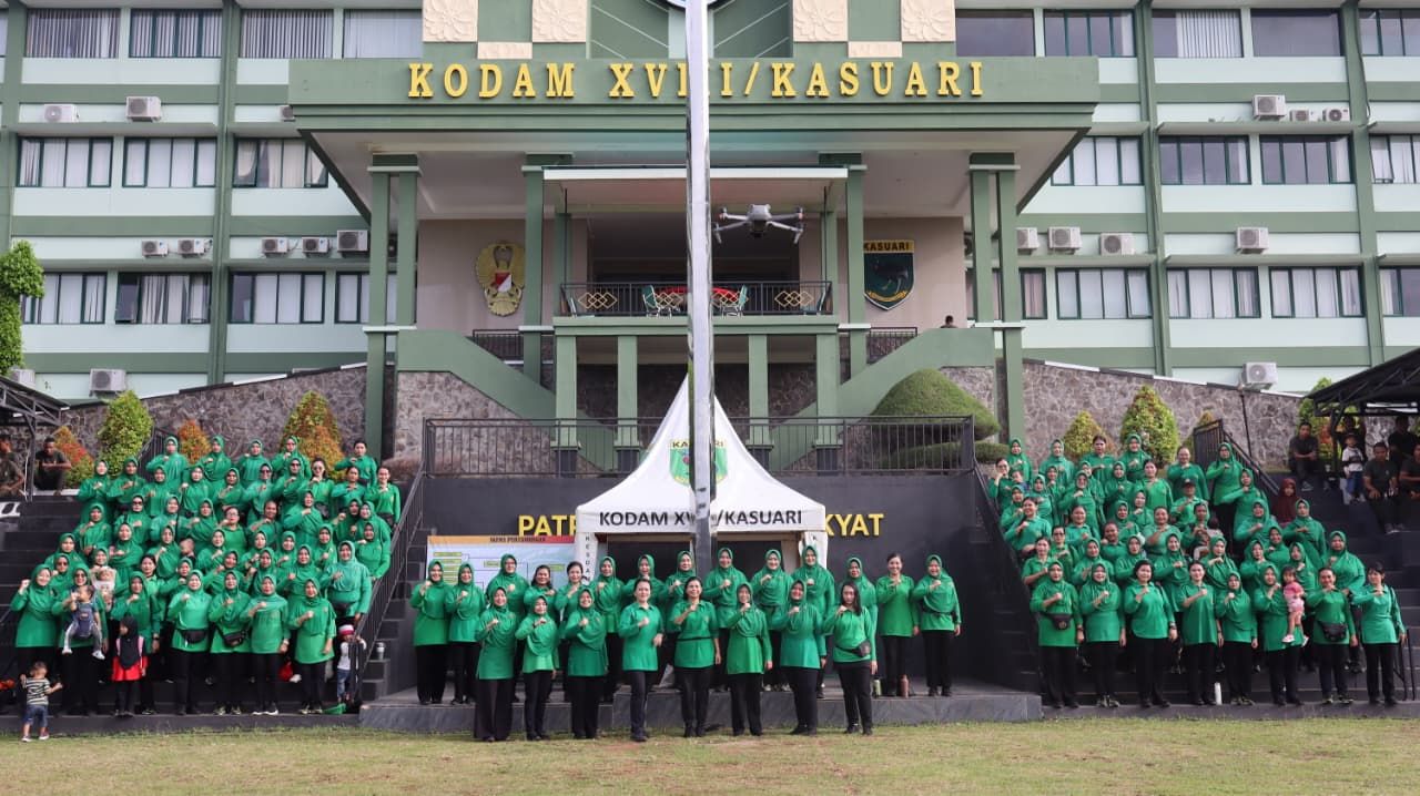 "Sehat Bersama, Erat dalam Kekeluargaan di hari penuh Semangat"