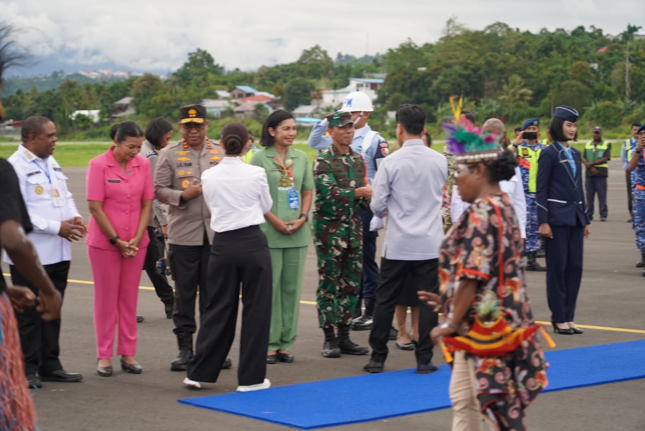 Kunjungan Kerja Wapres di Bumi Kasuari : Kehadiran Negara untuk Papua Barat yang Lebih Maju