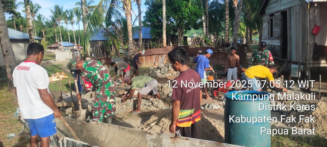 TNI dan Warga Karas Gotong Royong Bangun Pondasi Rumah, Wujud Nyata Kemanunggalan TNI–Rakyat
