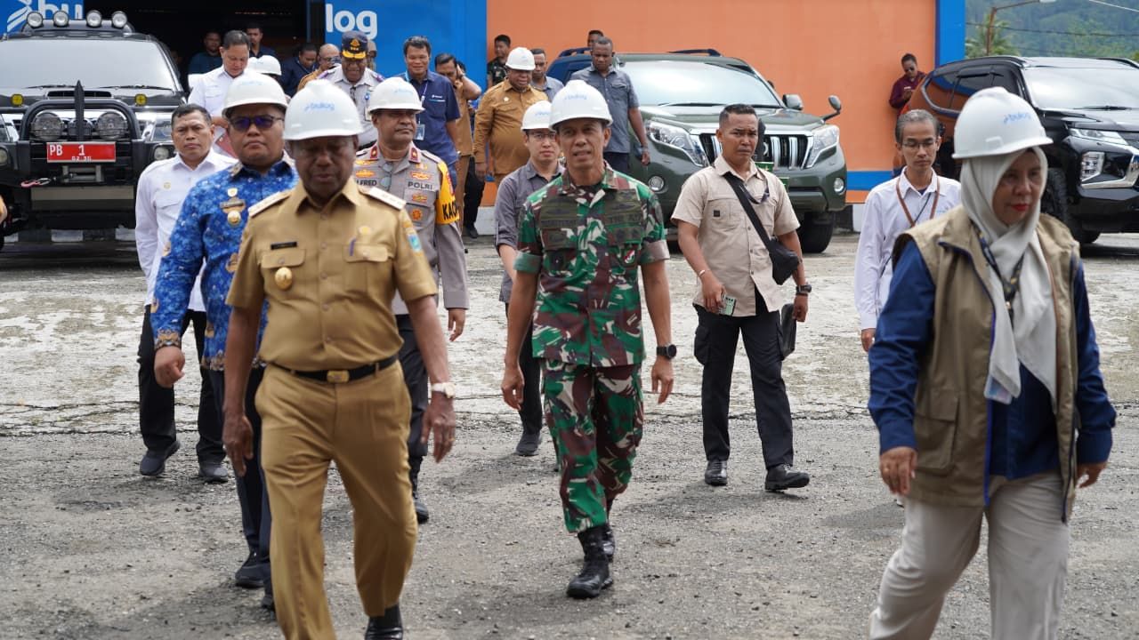Sinergi Jelang Lebaran, Pangdam Kasuari Dampingi Gubernur Turun Langsung Pantau Arus Mudik dan Stabilitas Sembako di Papua Barat