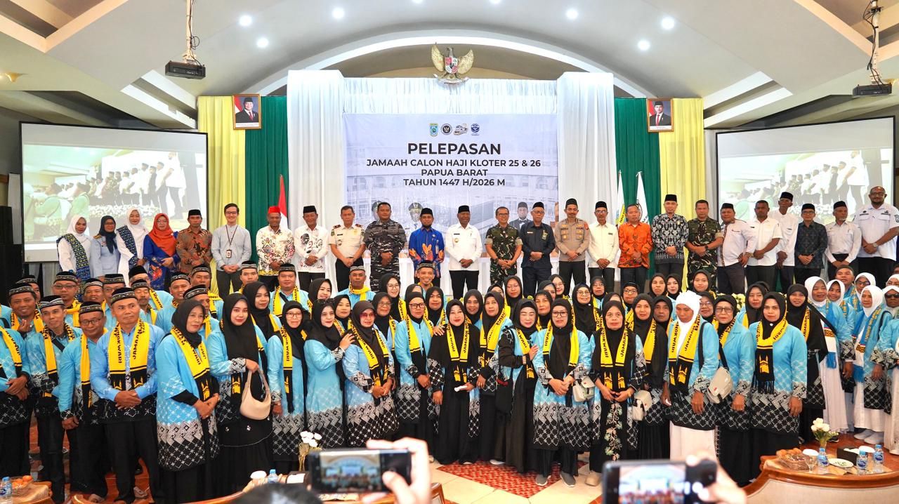 Kasdam XVIII/Kasuari Hadiri Pelepasan Jamaah Haji Papua Barat : Sinergi dan Kepedulian Mengiringi Langkah Suci ke Tanah Suci